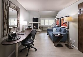 Mariposa Inn & Suites