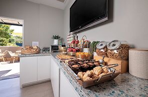 Mariposa Inn & Suites