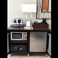 Mariposa Inn & Suites