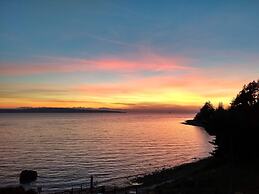 Beach Gardens Resort and Marina