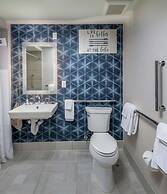 DoubleTree by Hilton Hot Springs