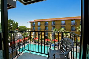 Oxnard Inn Lancaster