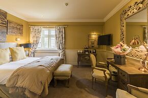 Coombe Abbey Hotel