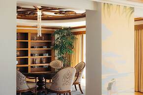 The Kahala Hotel & Resort