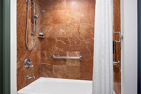 Hotel Theo New Orleans, Tapestry Collection by Hilton