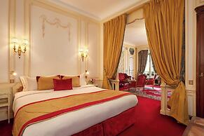 Hotel Raphael