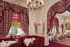 Hotel Raphael