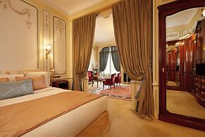 Hotel Raphael