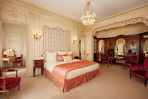 Hotel Raphael