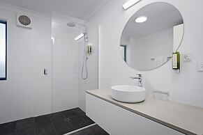 Broadwater Resort Como