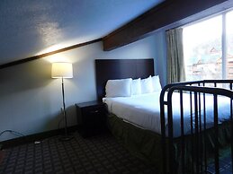 Days Inn & Suites by Wyndham Downtown Gatlinburg Parkway
