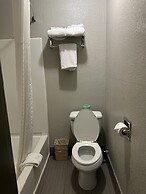 Days Inn & Suites by Wyndham Downtown Gatlinburg Parkway