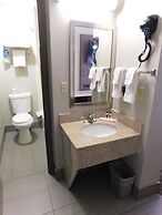 Days Inn & Suites by Wyndham Downtown Gatlinburg Parkway