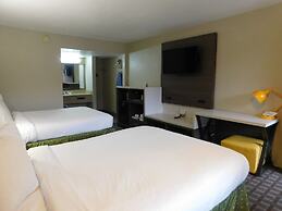 Days Inn & Suites by Wyndham Downtown Gatlinburg Parkway