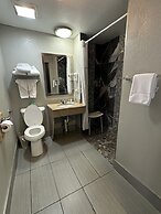 Days Inn & Suites by Wyndham Downtown Gatlinburg Parkway