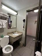 Days Inn & Suites by Wyndham Downtown Gatlinburg Parkway