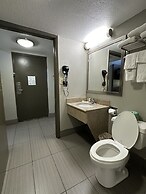 Days Inn & Suites by Wyndham Downtown Gatlinburg Parkway