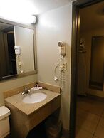 Days Inn & Suites by Wyndham Downtown Gatlinburg Parkway