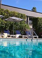 Luxe Sunset Boulevard Hotel