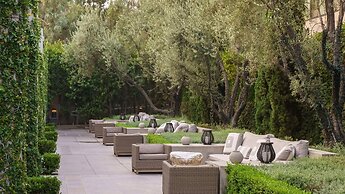 Luxe Sunset Boulevard Hotel