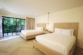 Luxe Sunset Boulevard Hotel