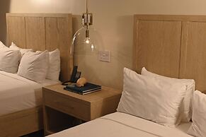 Luxe Sunset Boulevard Hotel