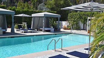 Luxe Sunset Boulevard Hotel