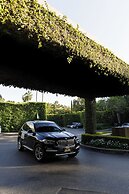 Luxe Sunset Boulevard Hotel