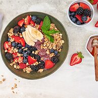 Luxe Sunset Boulevard Hotel