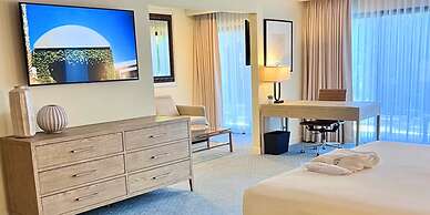 Luxe Sunset Boulevard Hotel