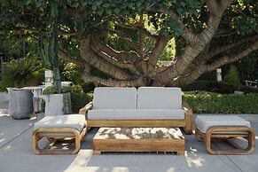 Luxe Sunset Boulevard Hotel