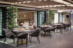 Luxe Sunset Boulevard Hotel