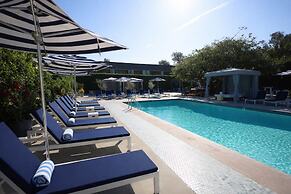 Luxe Sunset Boulevard Hotel