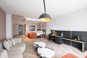 Hyllit Hotel