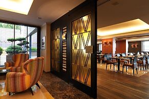 Hyllit Hotel