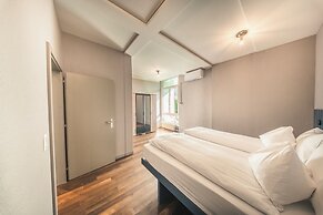HOP Apartments & Suites