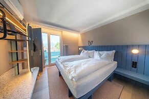HOP Apartments & Suites