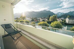 HOP Apartments & Suites