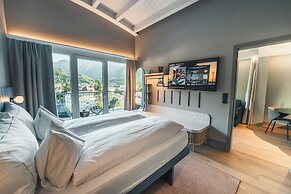 HOP Apartments & Suites