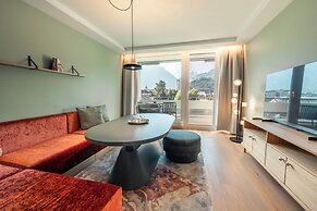 HOP Apartments & Suites