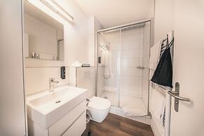 HOP Apartments & Suites