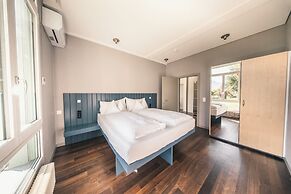 HOP Apartments & Suites