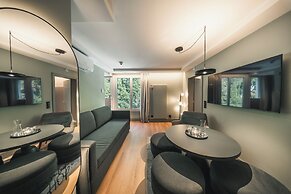 HOP Apartments & Suites
