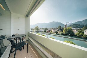 HOP Apartments & Suites