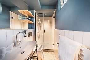 HOP Apartments & Suites
