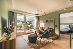 HOP Apartments & Suites