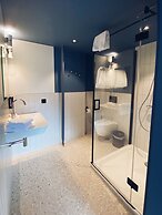 HOP Apartments & Suites
