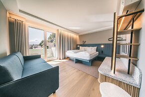 HOP Apartments & Suites