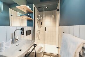 HOP Apartments & Suites
