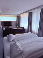 HOP Apartments & Suites